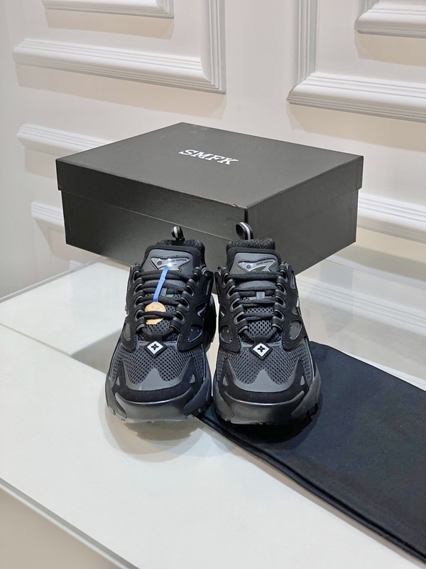 ルイヴィトン靴側面デザイン